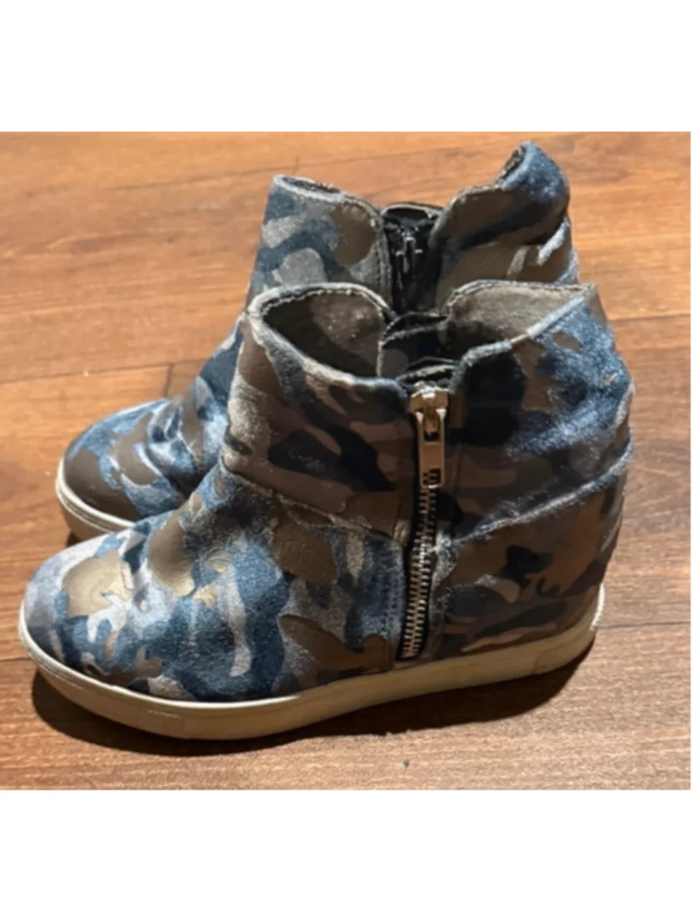 Steve Madden Women's Ankle Boots Size 3 Blue Brown Camo Wedge Sneakers